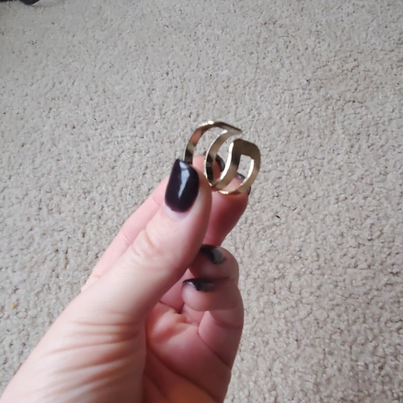 Ring - Picture 3 of 3